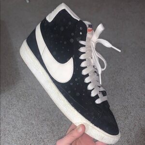 Nike Men’s Black and White Sneakers
